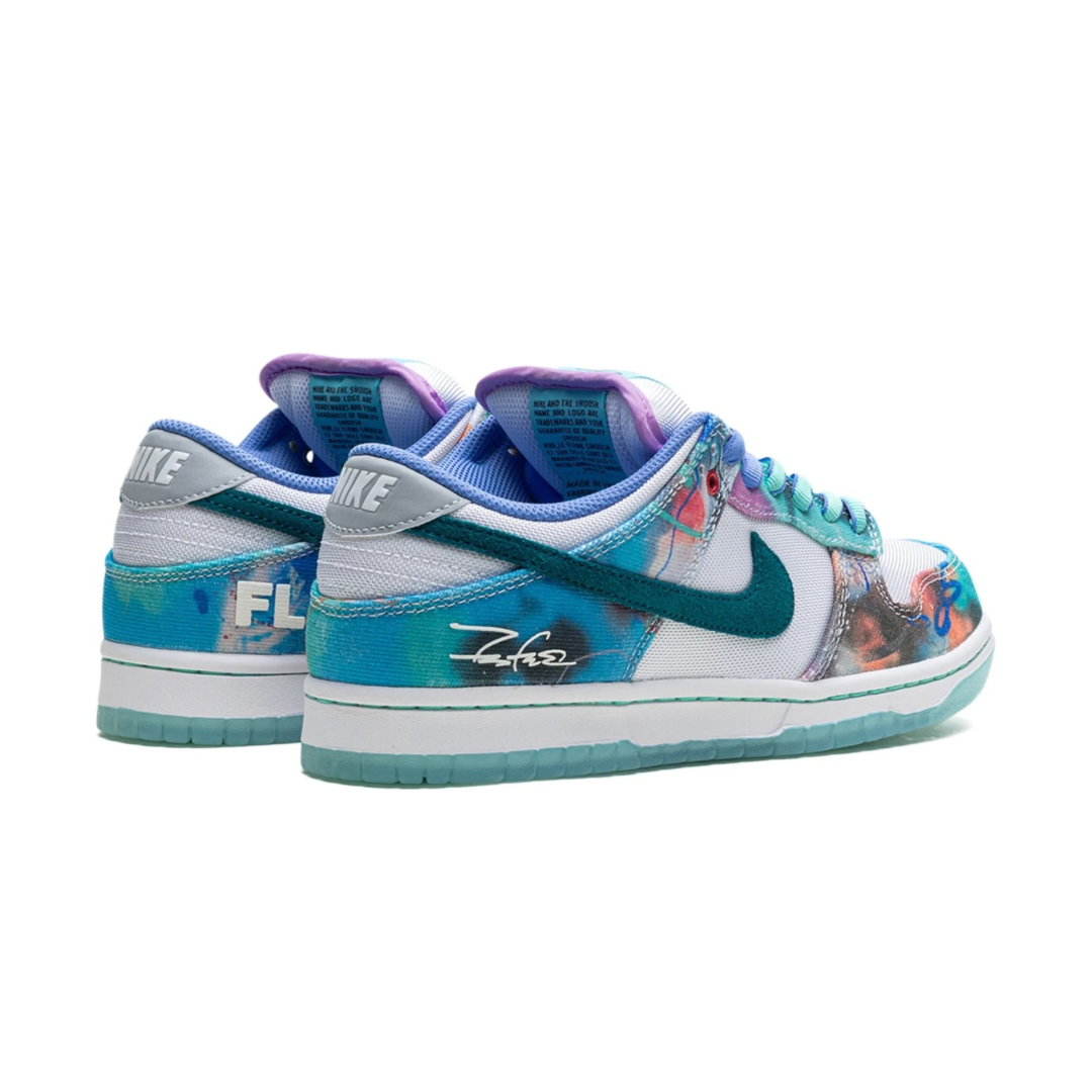 DUNK LOW SB
"Futura Laboratories - Bleached Aqua"