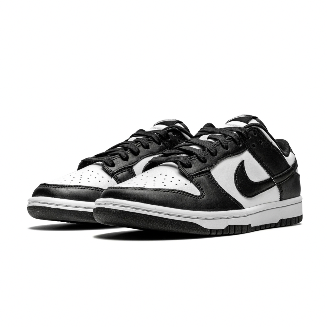 DUNK LOW
"Black / White - Panda"