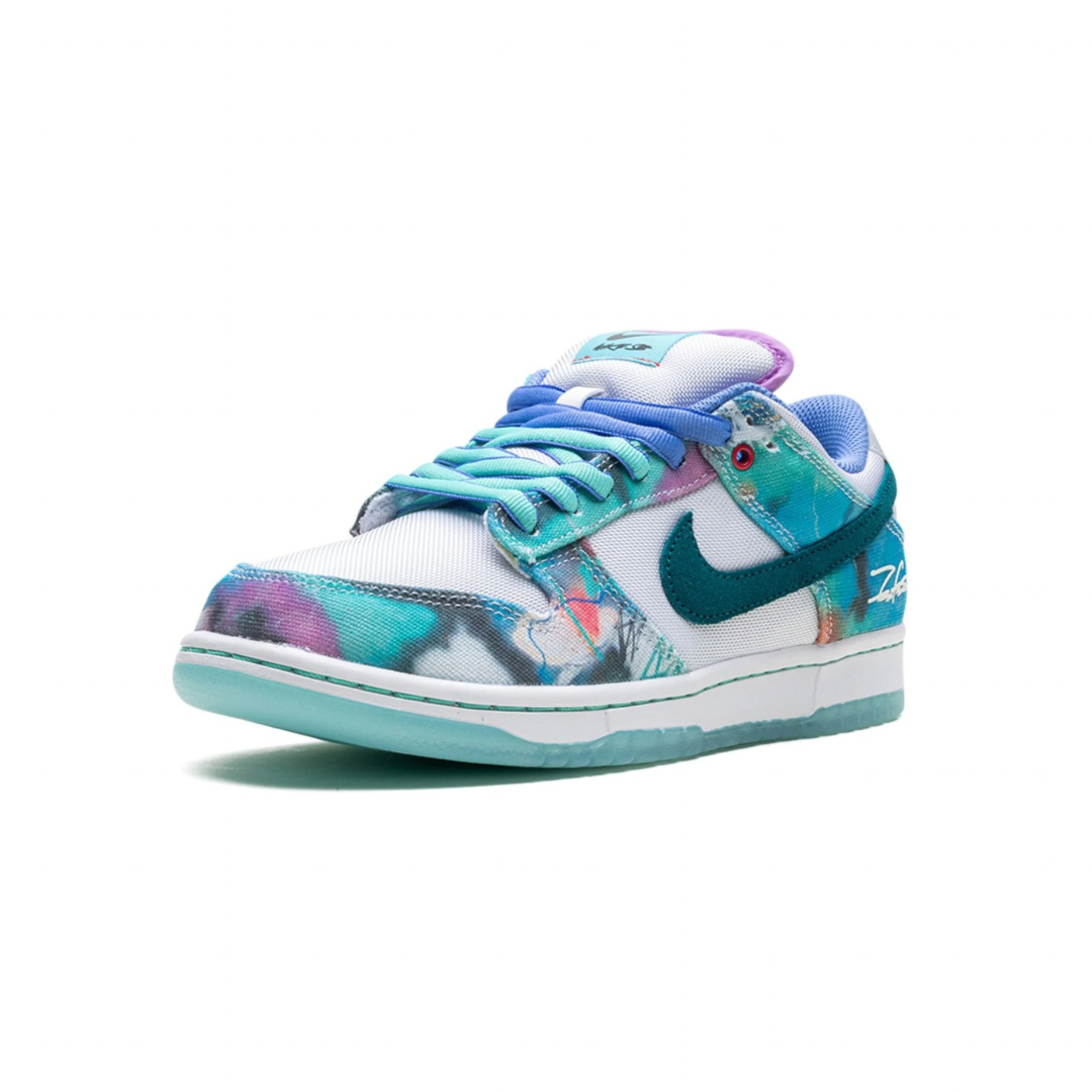 DUNK LOW SB
"Futura Laboratories - Bleached Aqua"